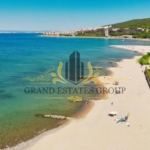 Двухкомнатная квартира на первой линии моря