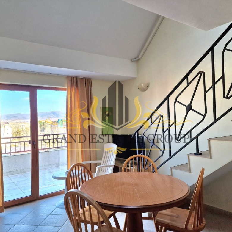 Просторный мезонет в двумя спальнями