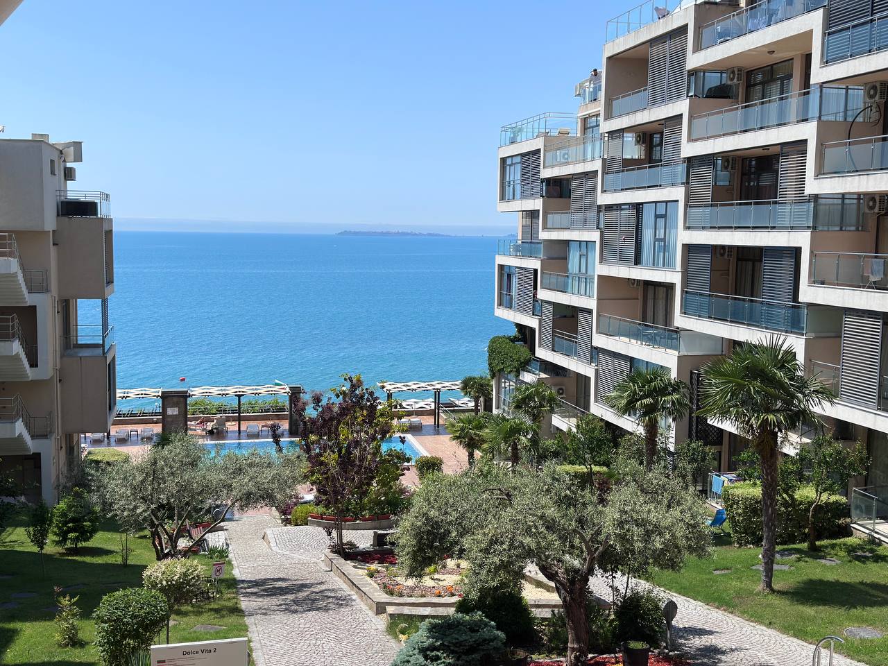 17562_1749729138684abf72d957a