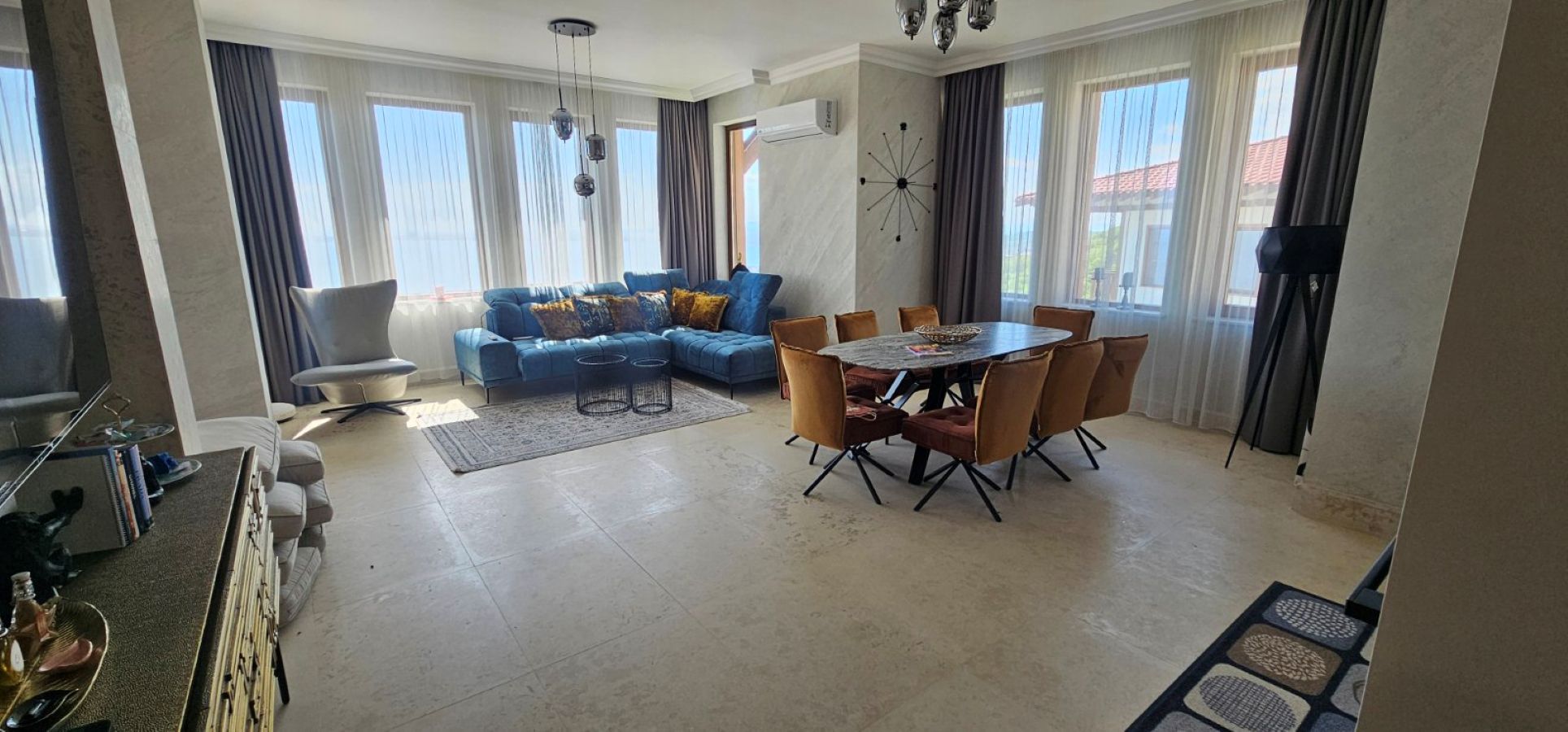 IMG-66b68c715515b25c44ebfe49bae68ec6-V