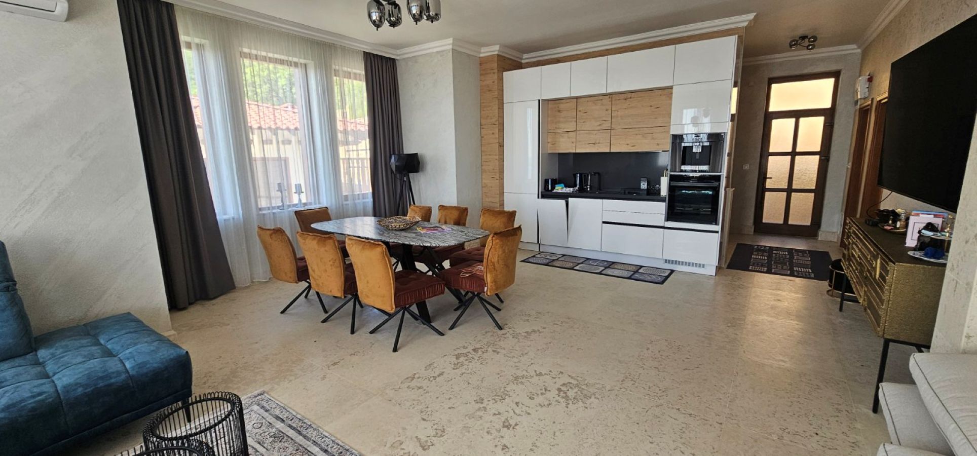 IMG-6c1bb98c0cdd43cb528fd0a97904d954-V