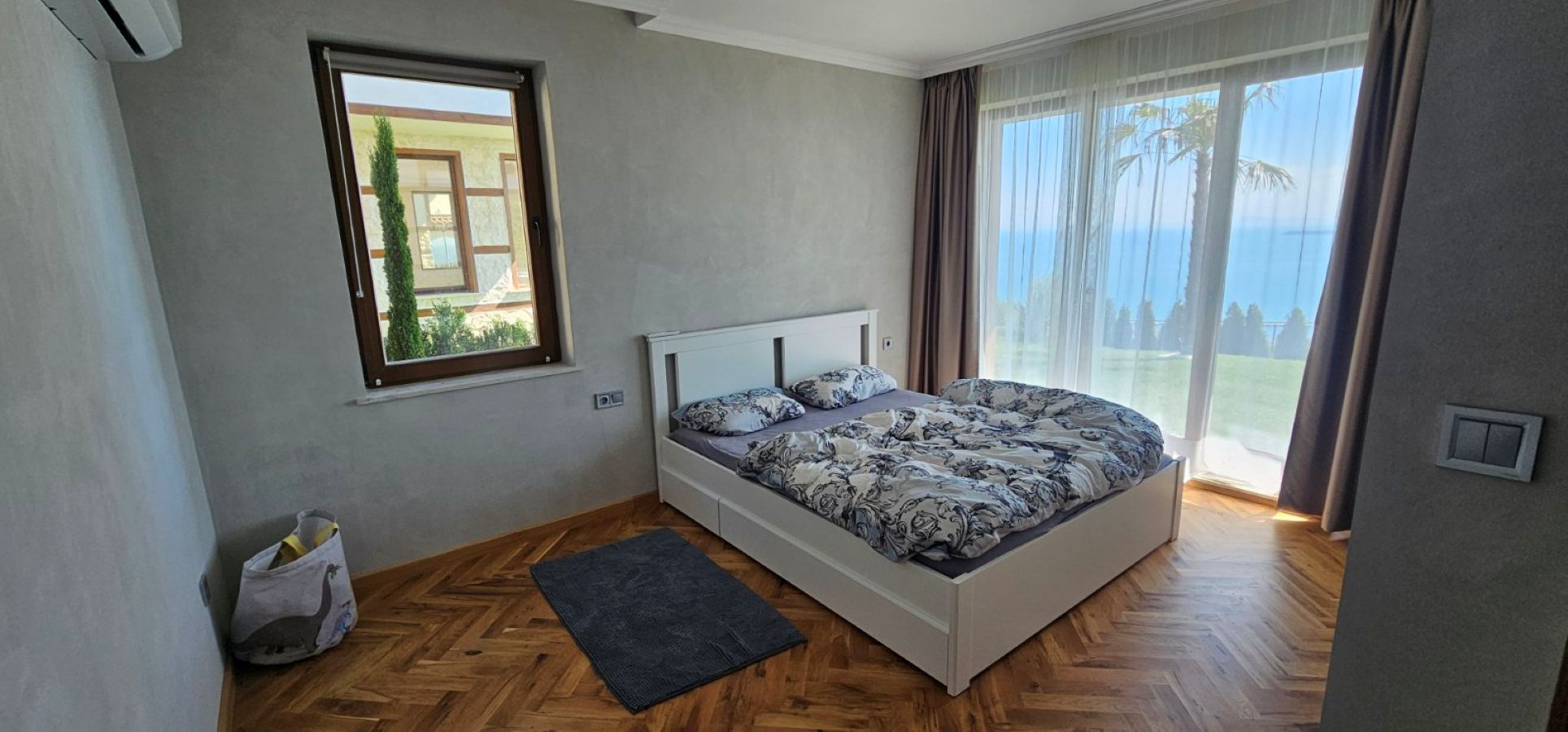 IMG-dce519e4f16d10465d6549871dbf9ec7-V