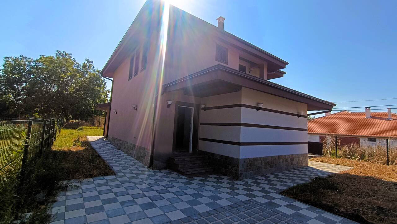 9673428_131749935_big