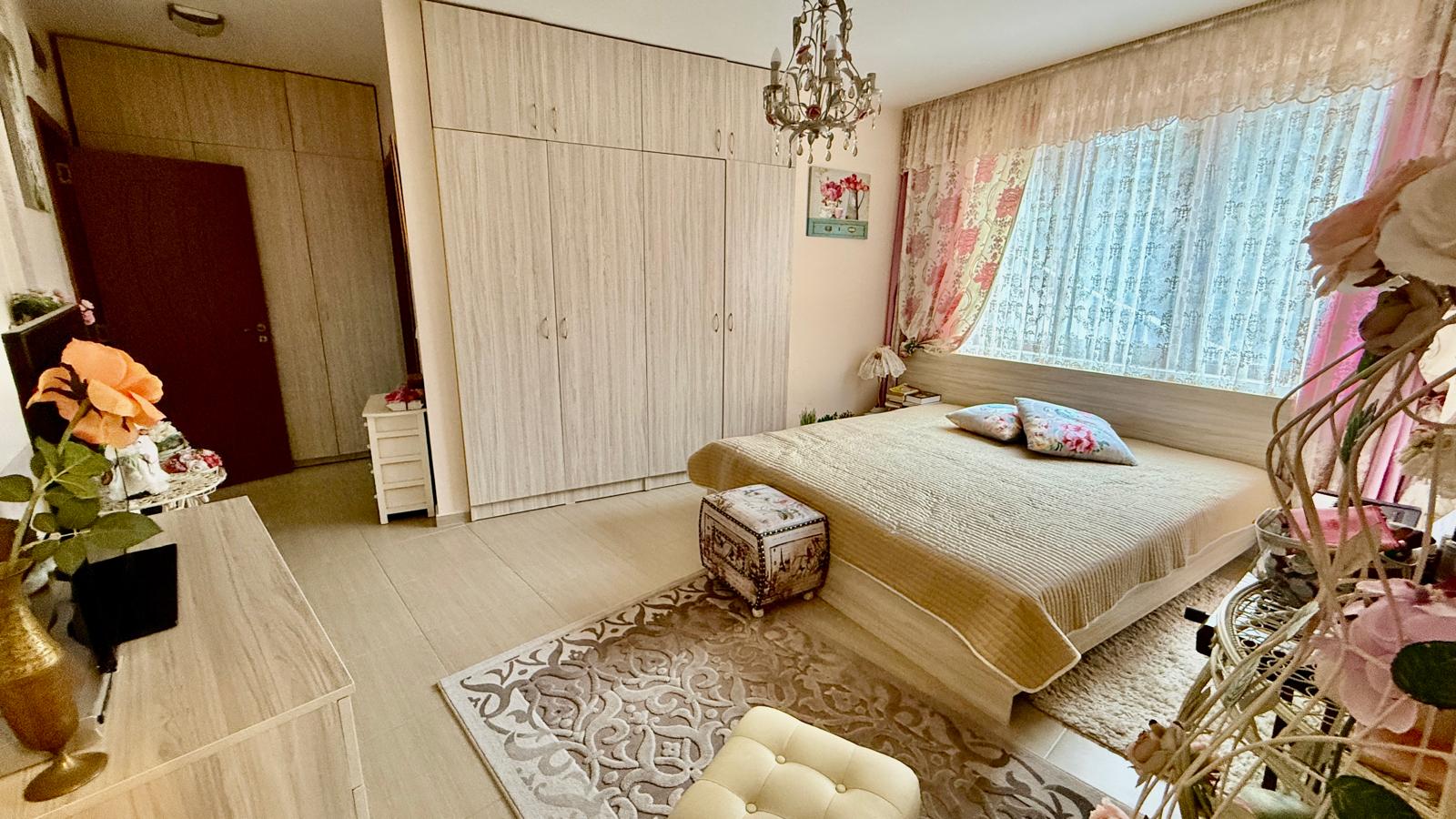 c035e55a-991a-463f-b86f-9c3b30765f05