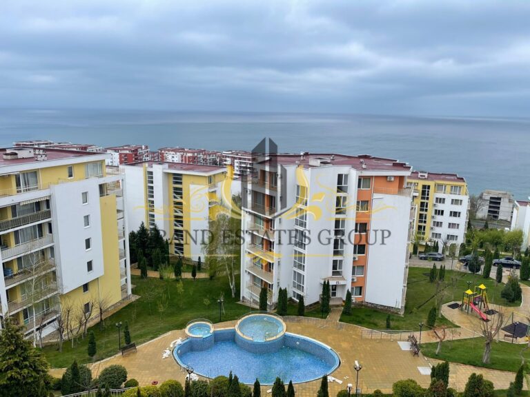 Апартамент в Святом Власе с видом на море